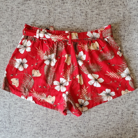 🔥3/$30 ☀️Bluenotes Floral Casual Shorts - Picture 3 of 6